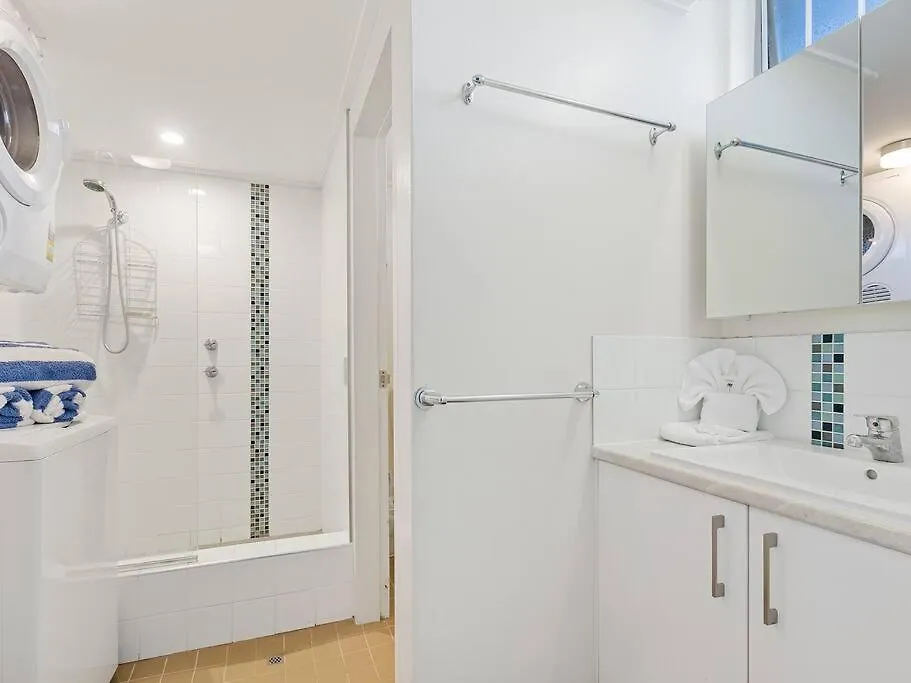 2 Bedroom Unit With Sea Views At Alexandra Headlands Australia