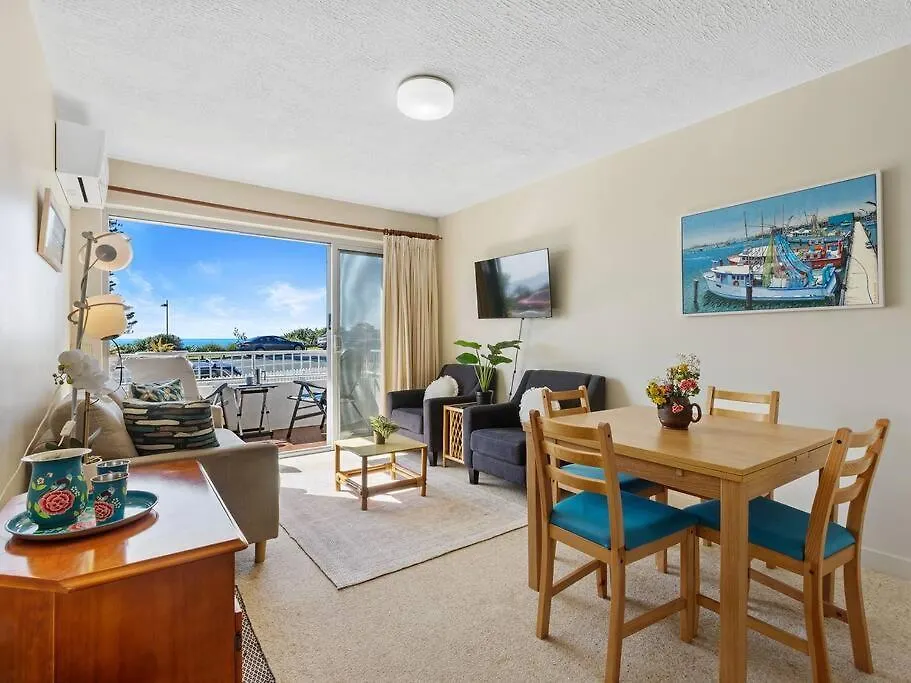 2 Bedroom Unit With Sea Views At Alexandra Headlands Apartment